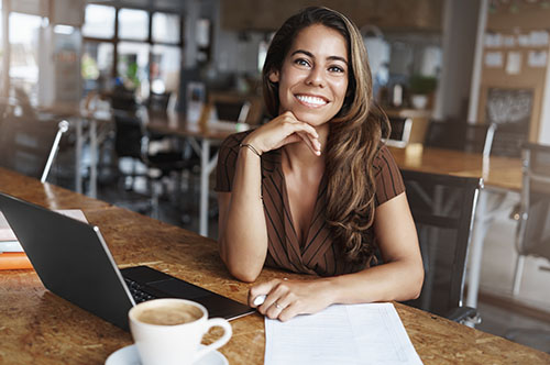 Close Gaps Between Teeth With Invisalign Aligners